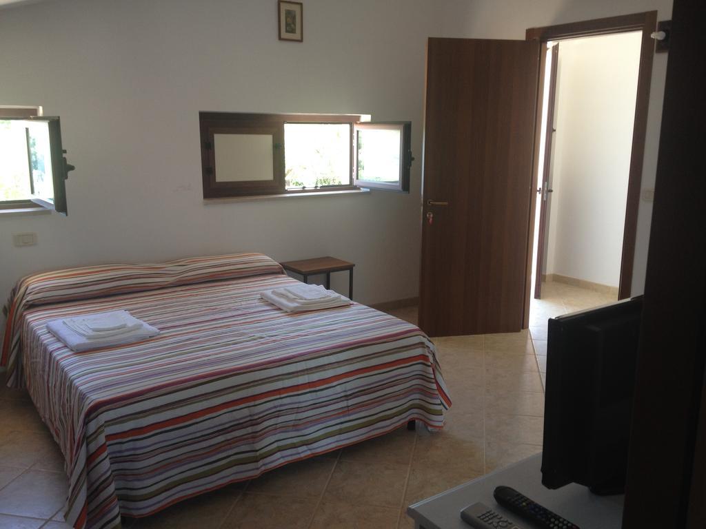 Azienda Vitivinicola Sergio Del Casale วาสโต ภายนอก รูปภาพ